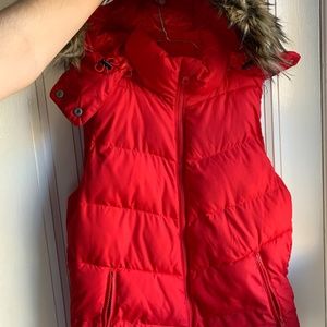 GAP PUFFER VEST
